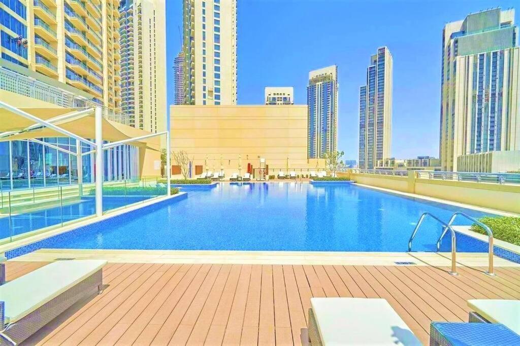 Apartment Modern & Chic Waterfront 2bed Balcony Creek Dubai